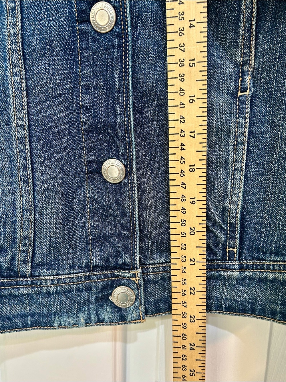 American Eagle Outfitters Distressed Denim Trucker Jacket Med Wash Women's Sz M - Picture 6 of 8